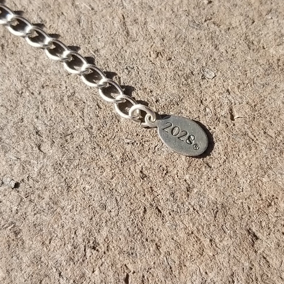 2028 Green Necklace - Picture 4 of 4